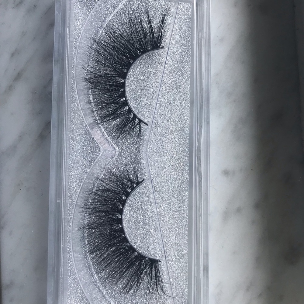 Eyelashes - Picture 2 of 3